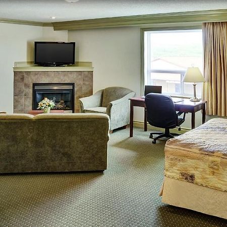 Nova Inn Peace River Екстер'єр фото