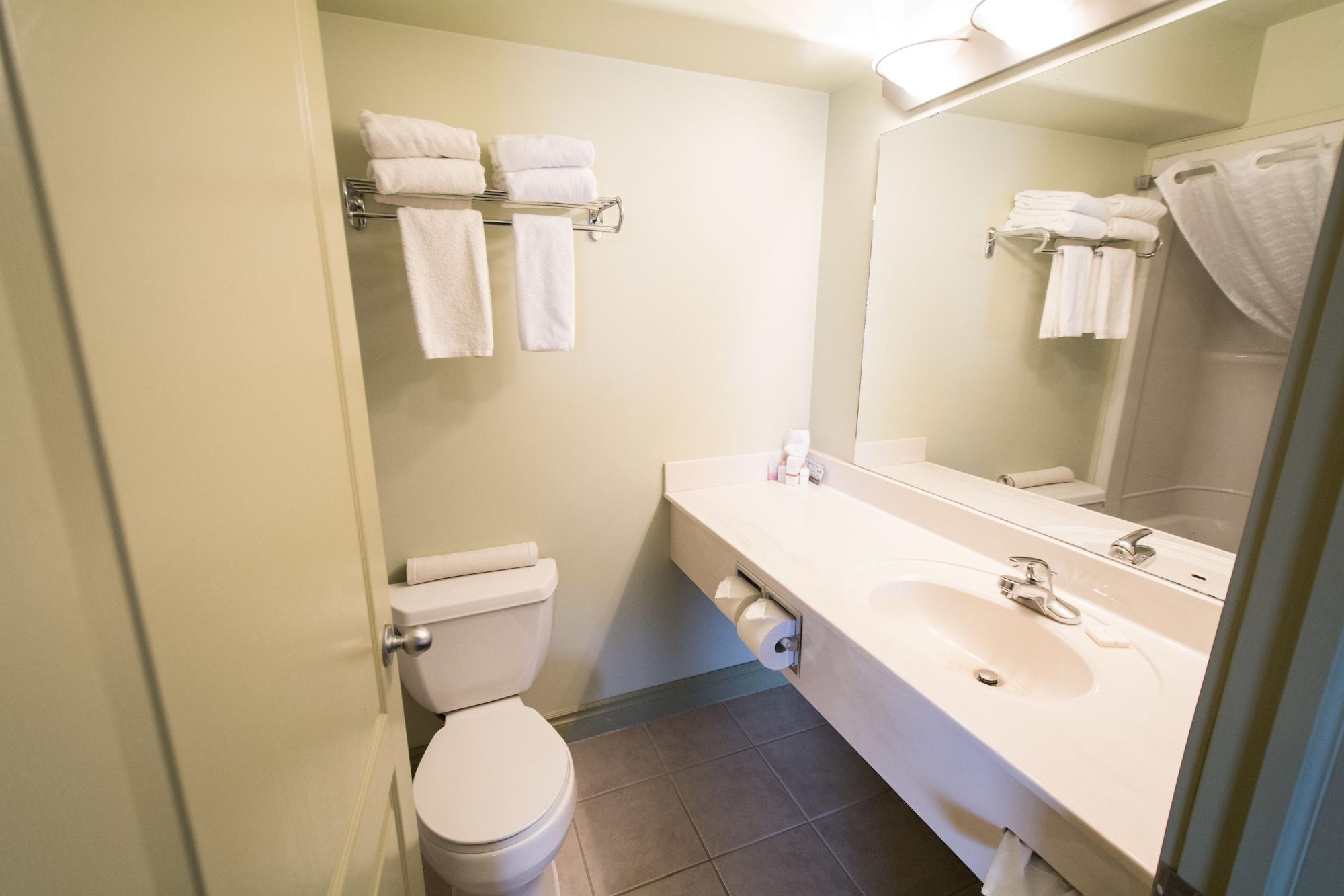 Nova Inn Peace River Екстер'єр фото