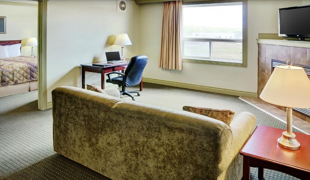 Nova Inn Peace River Екстер'єр фото
